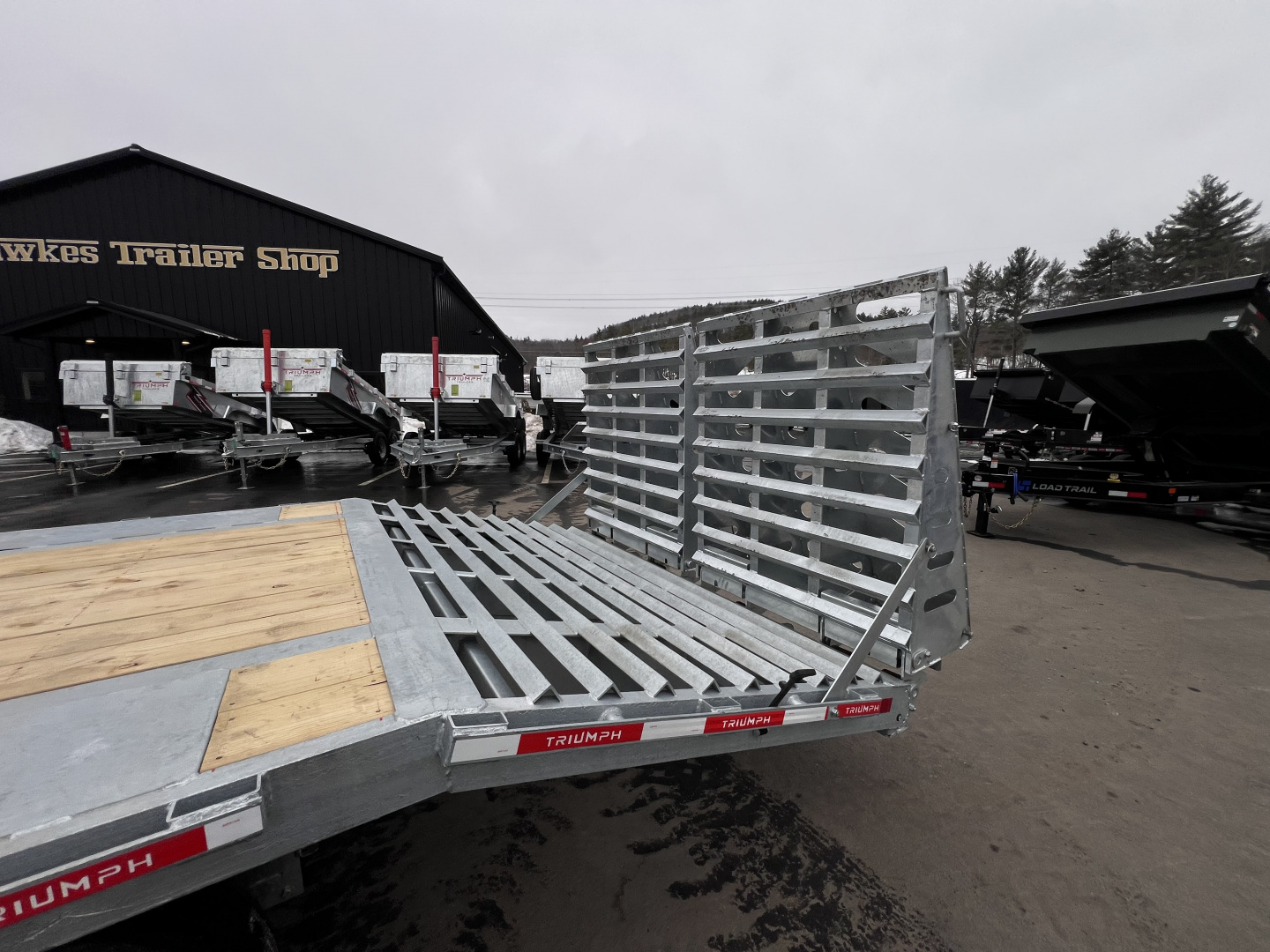 New 2026 Triumph 102X25 Deckover/ Max Wedge Ramps / Galvanized/ Hydro Jack/ Oil Bath hubs/ 20k GVW