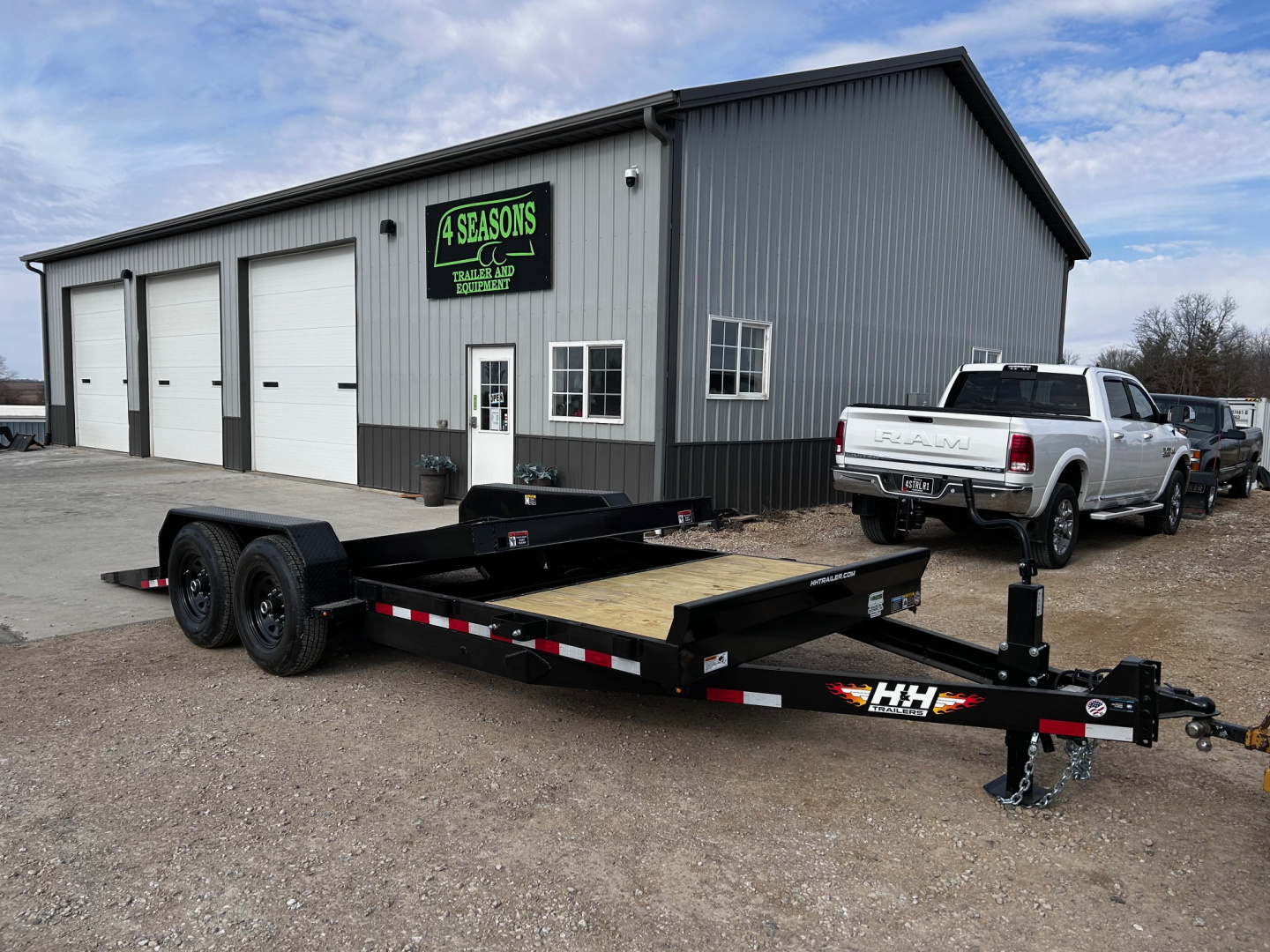 New 2026 H&H Trailers 82"X20' 14K GVWR GRAVITY TILT SPLIT DECK Equipment Trailer