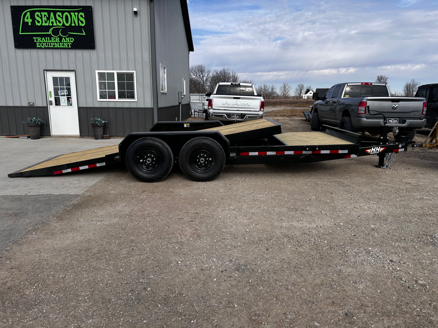 New 2026 H&H Trailers 82"X20' 14K GVWR GRAVITY TILT SPLIT DECK Equipment Trailer