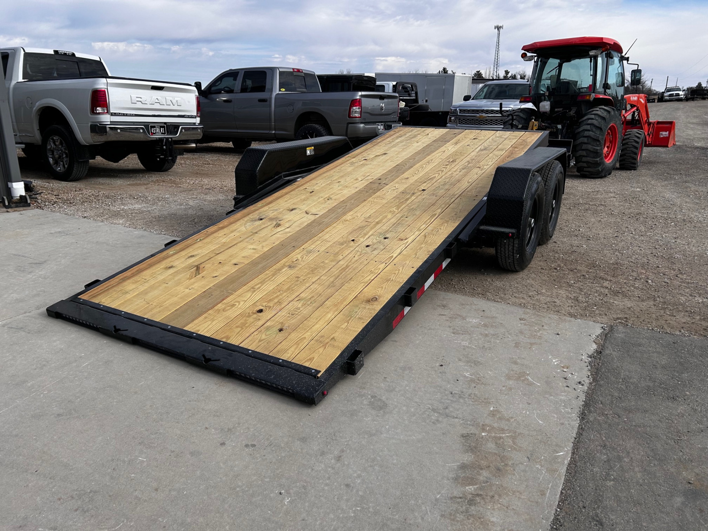 New 2026 H&H Trailers 82"X20' 14K GVWR GRAVITY TILT SPLIT DECK Equipment Trailer