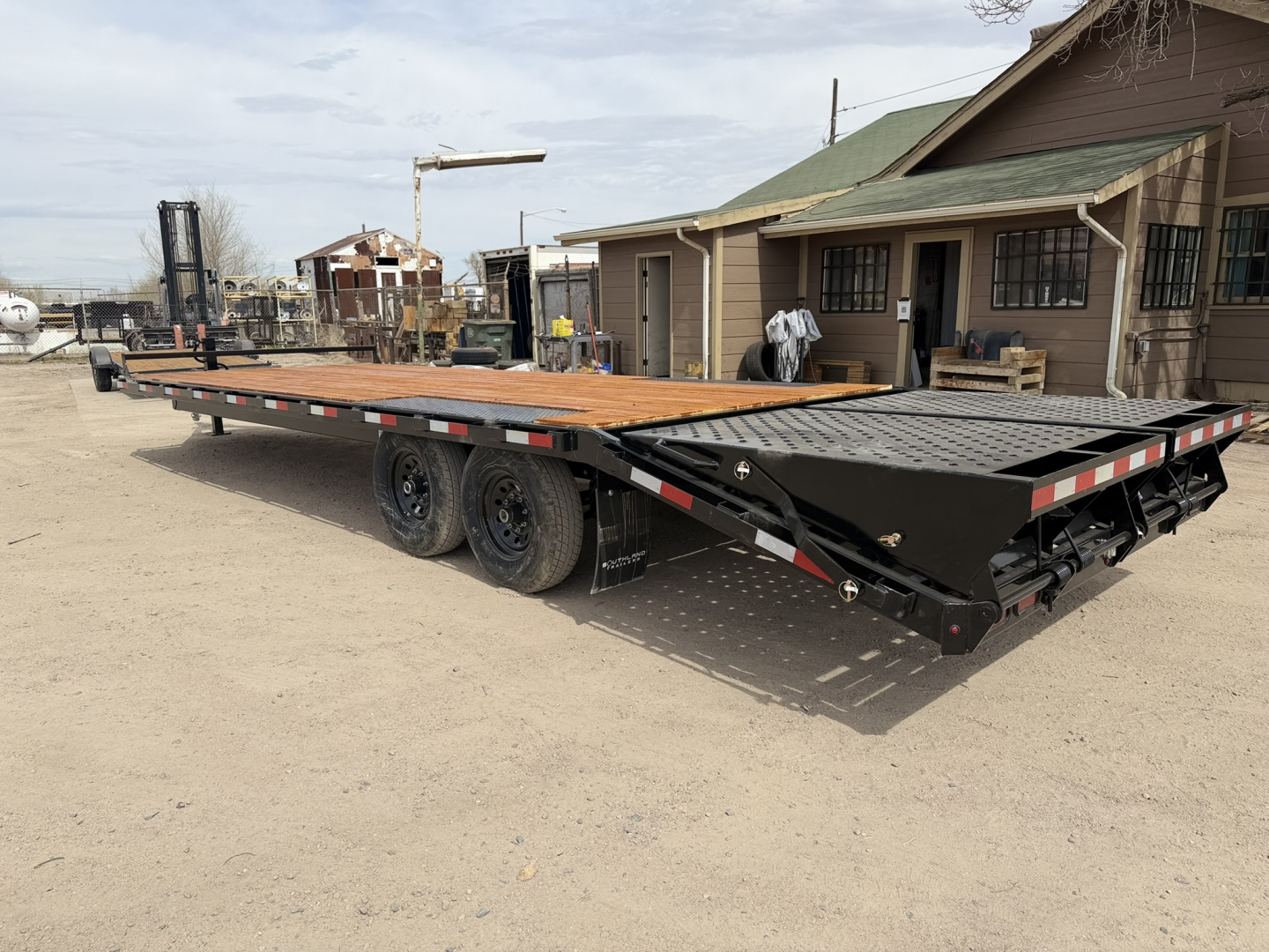 New 2026 Southland Trailers 8.5-25 Deckover Equipment Hauler W/ Max Ramps 14K GVWR