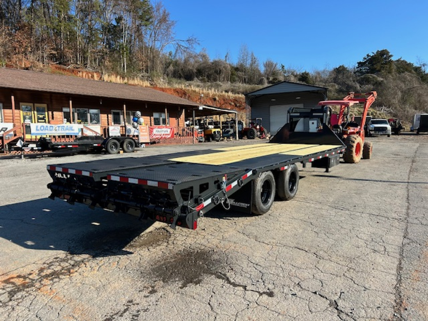 New 2026 HillCrest Gooseneck 20+5 22.9 W/ Max Ramps & (2) Underslung Side Tool Boxes