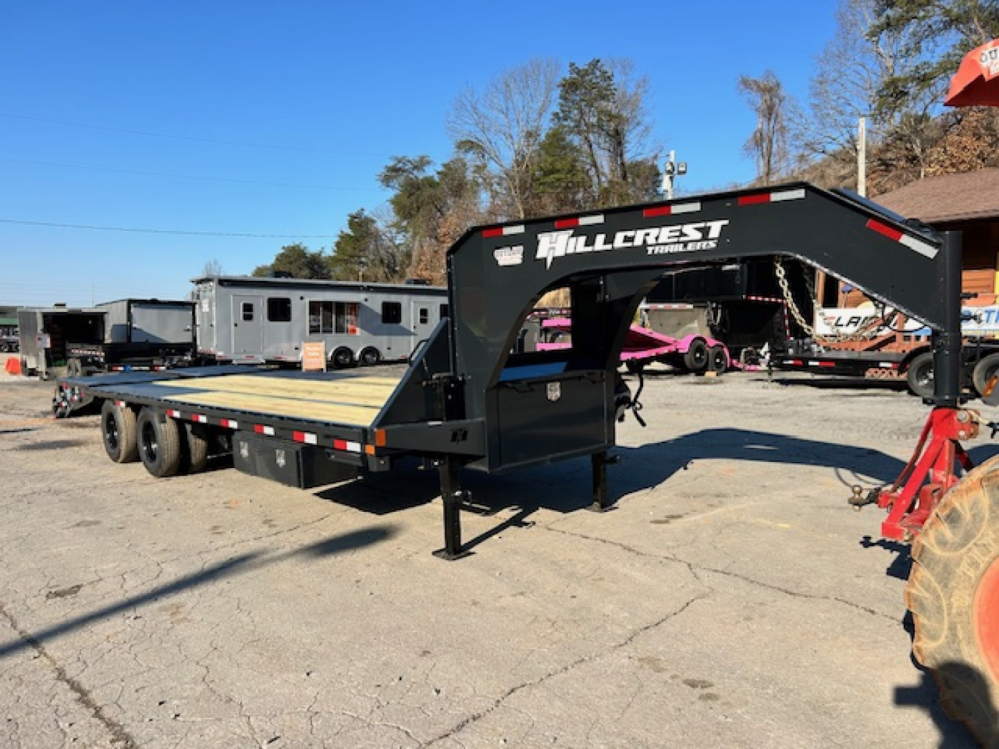 New 2026 HillCrest Gooseneck 20+5 22.9 W/ Max Ramps & (2) Underslung Side Tool Boxes