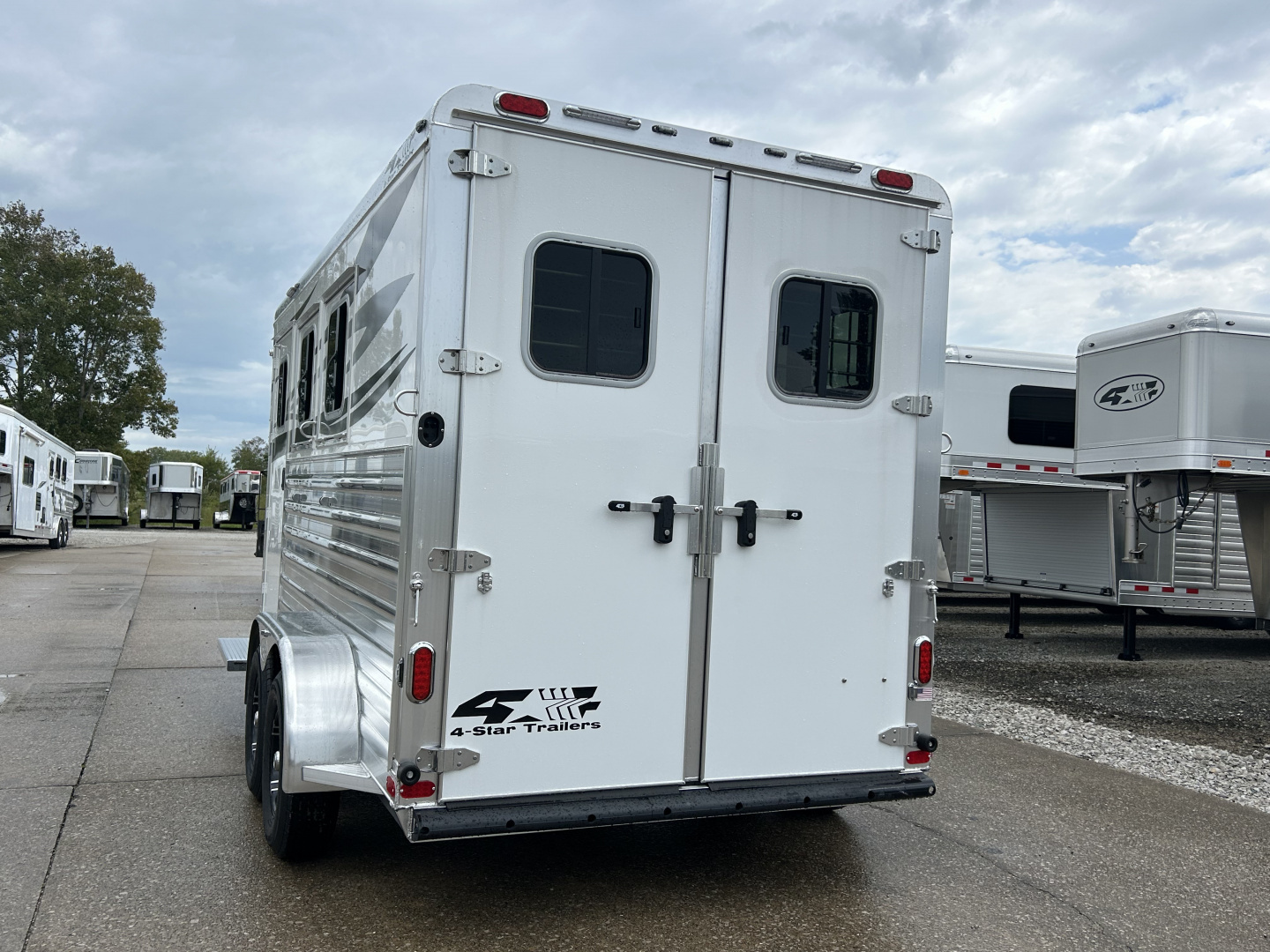 New 2026 4-Star Trailers 2 Horse Slant Load Horse Trailer