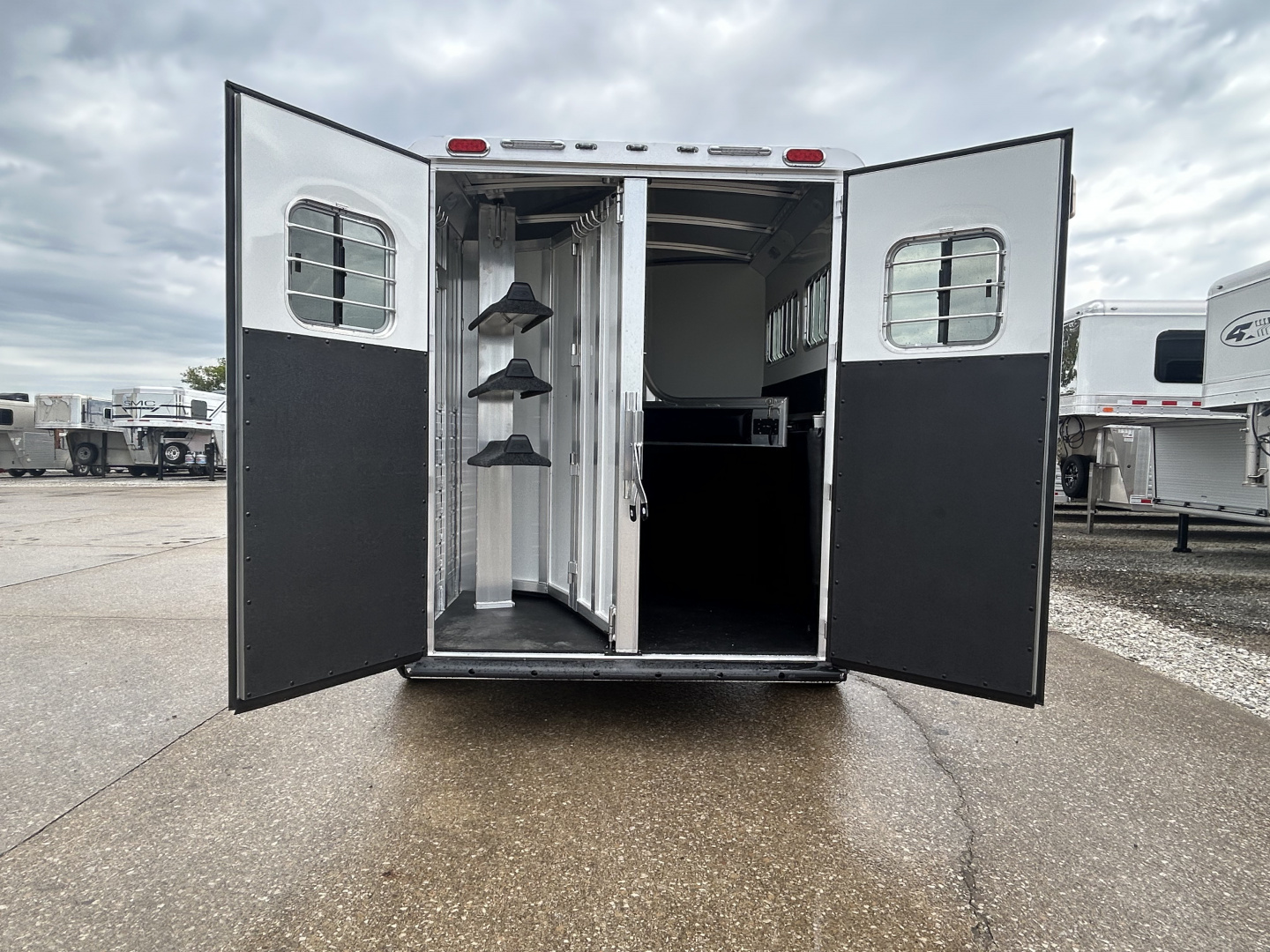 New 2026 4-Star Trailers 2 Horse Slant Load Horse Trailer