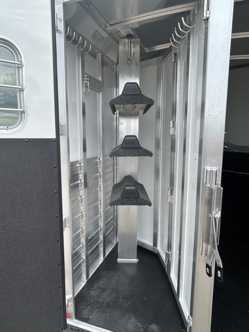 New 2026 4-Star Trailers 2 Horse Slant Load Horse Trailer