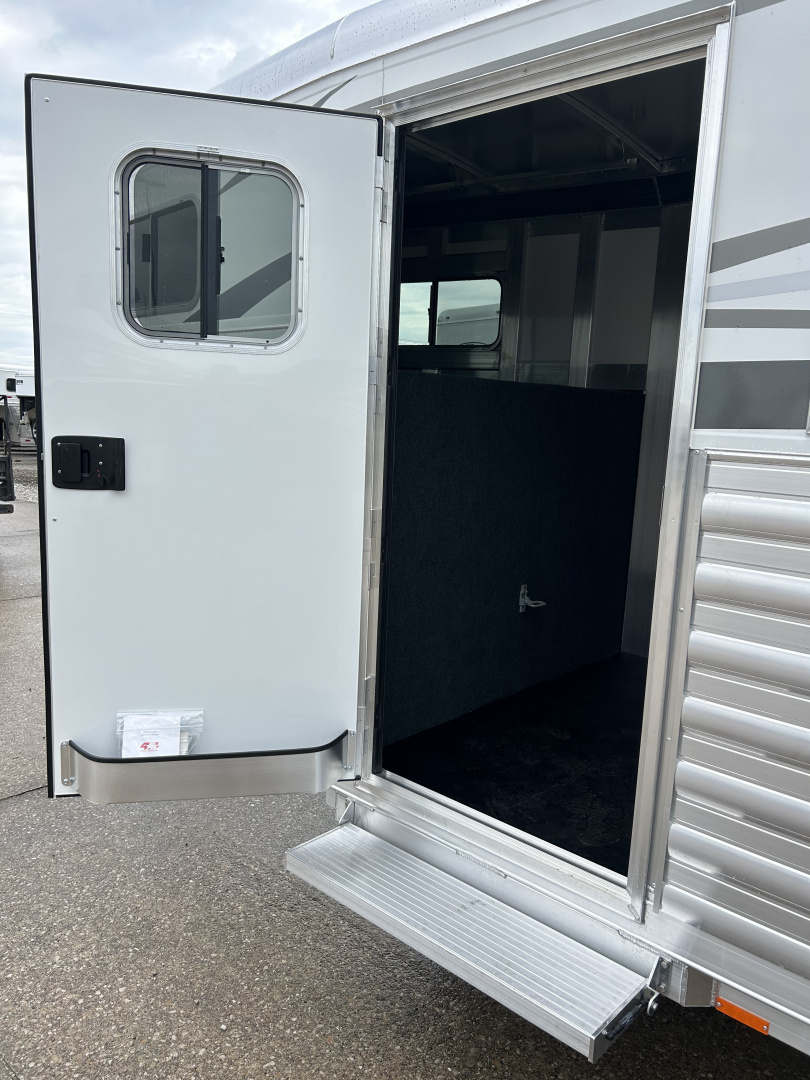 New 2026 4-Star Trailers 2 Horse Slant Load Horse Trailer