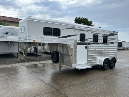 New 2026 4-Star Trailers 2 Horse Slant Load Horse Trailer