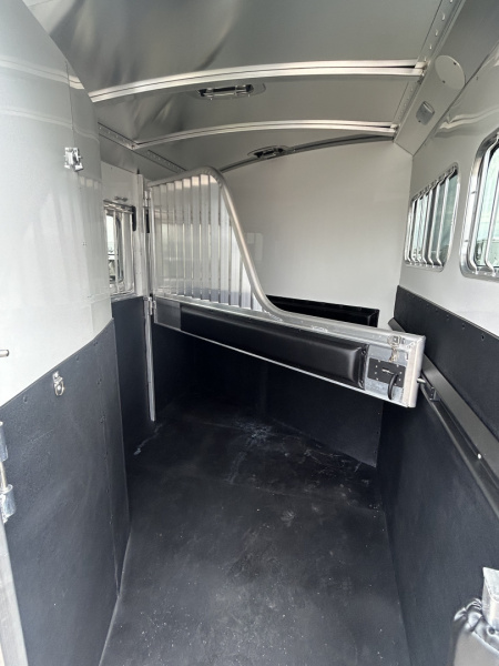 New 2026 4-Star Trailers 2 Horse Slant Load Horse Trailer