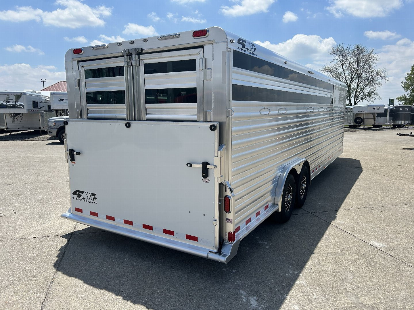 New 2026 4-Star Trailers 6 Horse Slant Load Horse Trailer