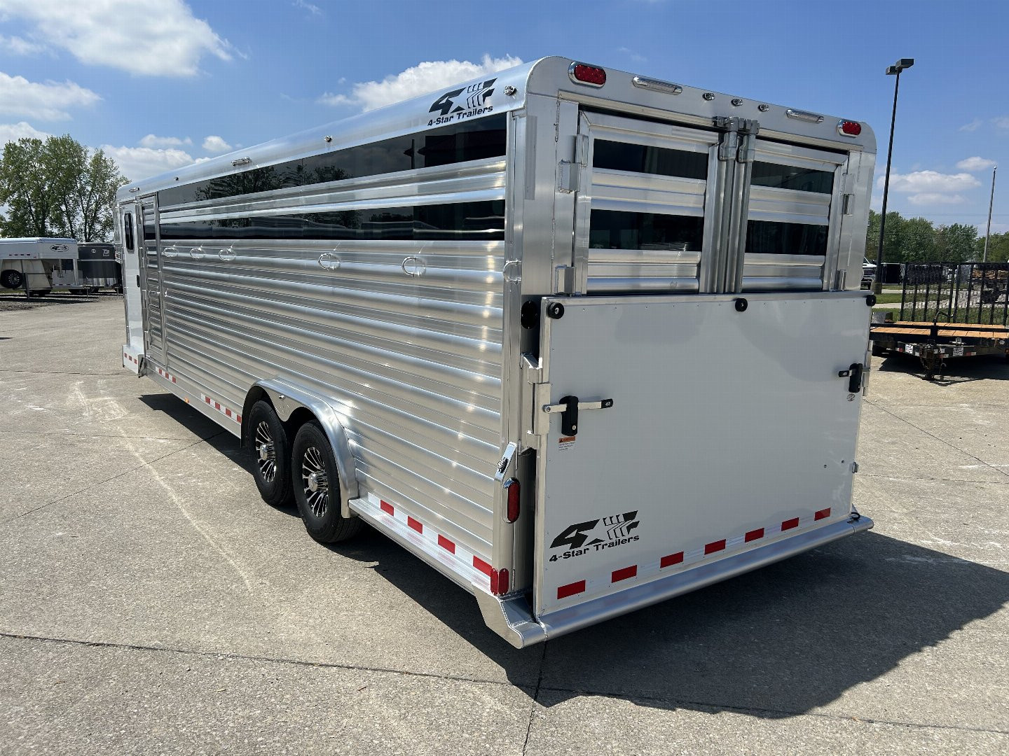 New 2026 4-Star Trailers 6 Horse Slant Load Horse Trailer