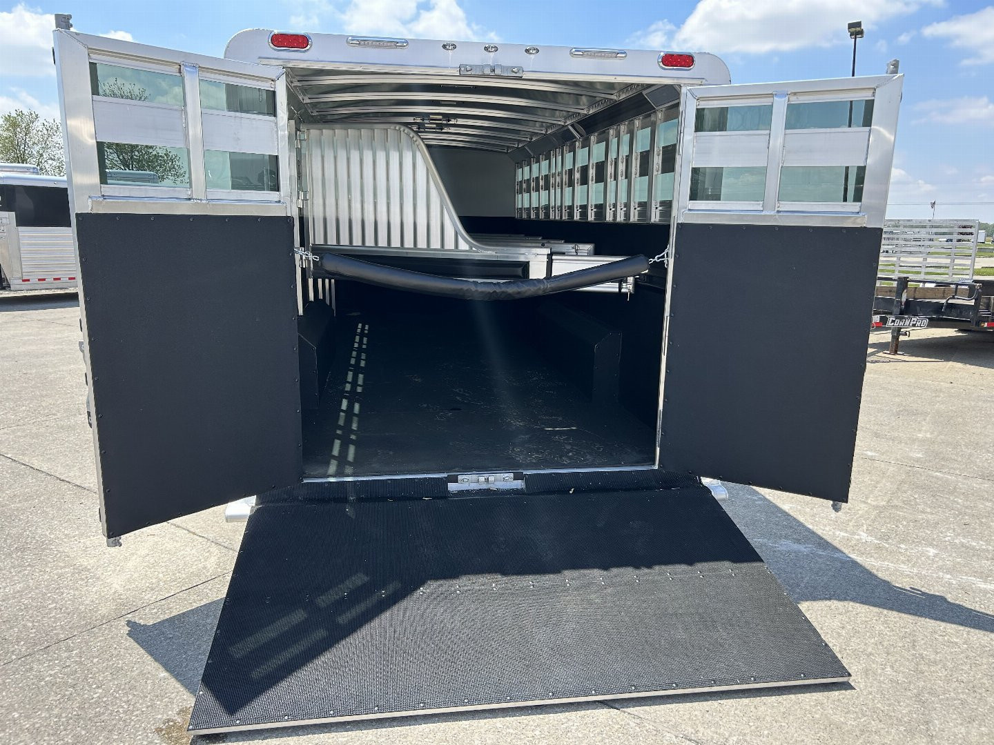 New 2026 4-Star Trailers 6 Horse Slant Load Horse Trailer