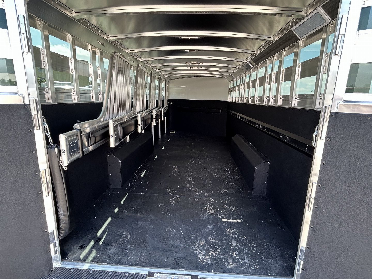 New 2026 4-Star Trailers 6 Horse Slant Load Horse Trailer