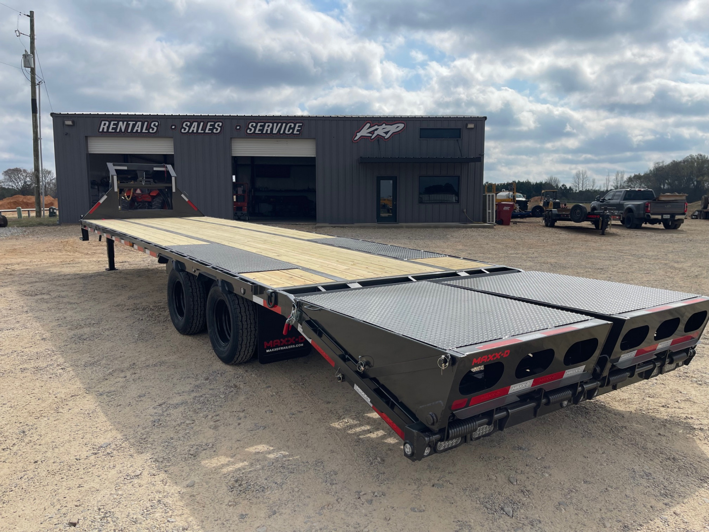 New 2026 MAXX-D LDB Flatbed Trailer