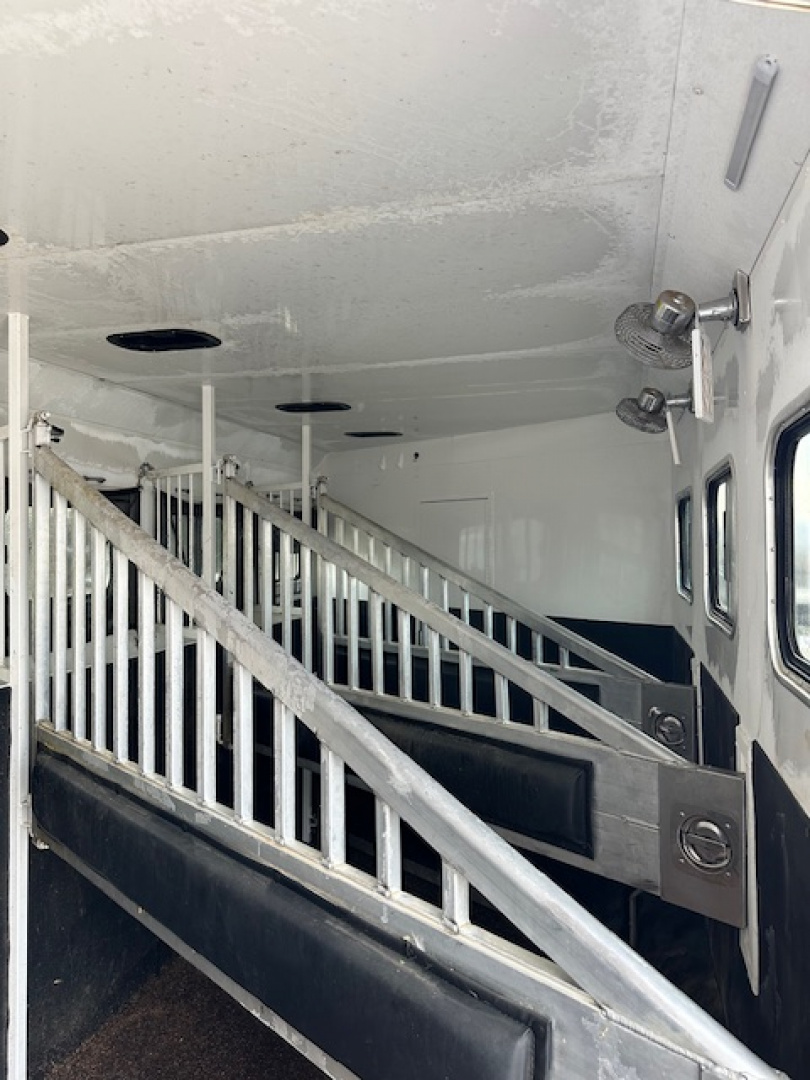 Used 2023 Trails West Sierra 4 Horse 15x19 Living Quarter