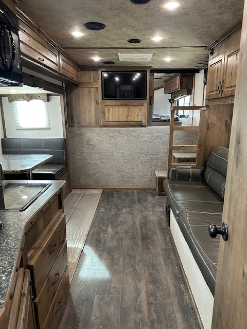Used 2023 Trails West Sierra 4 Horse 15x19 Living Quarter