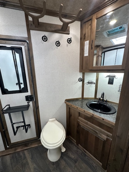 Used 2023 Trails West Sierra 4 Horse 15x19 Living Quarter