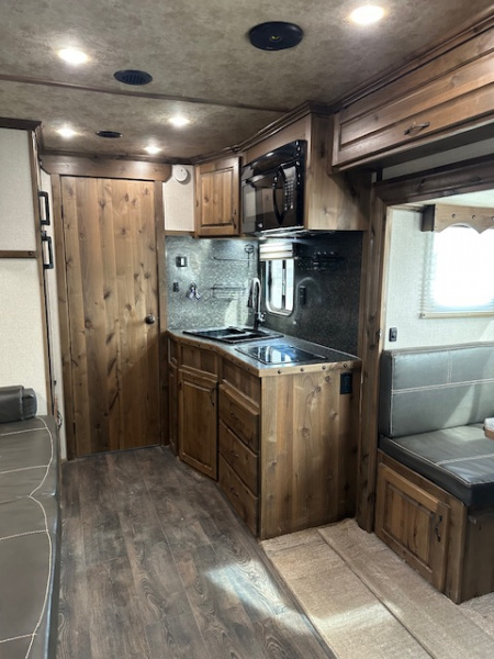 Used 2023 Trails West Sierra 4 Horse 15x19 Living Quarter