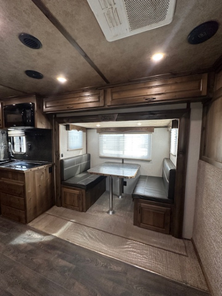 Used 2023 Trails West Sierra 4 Horse 15x19 Living Quarter