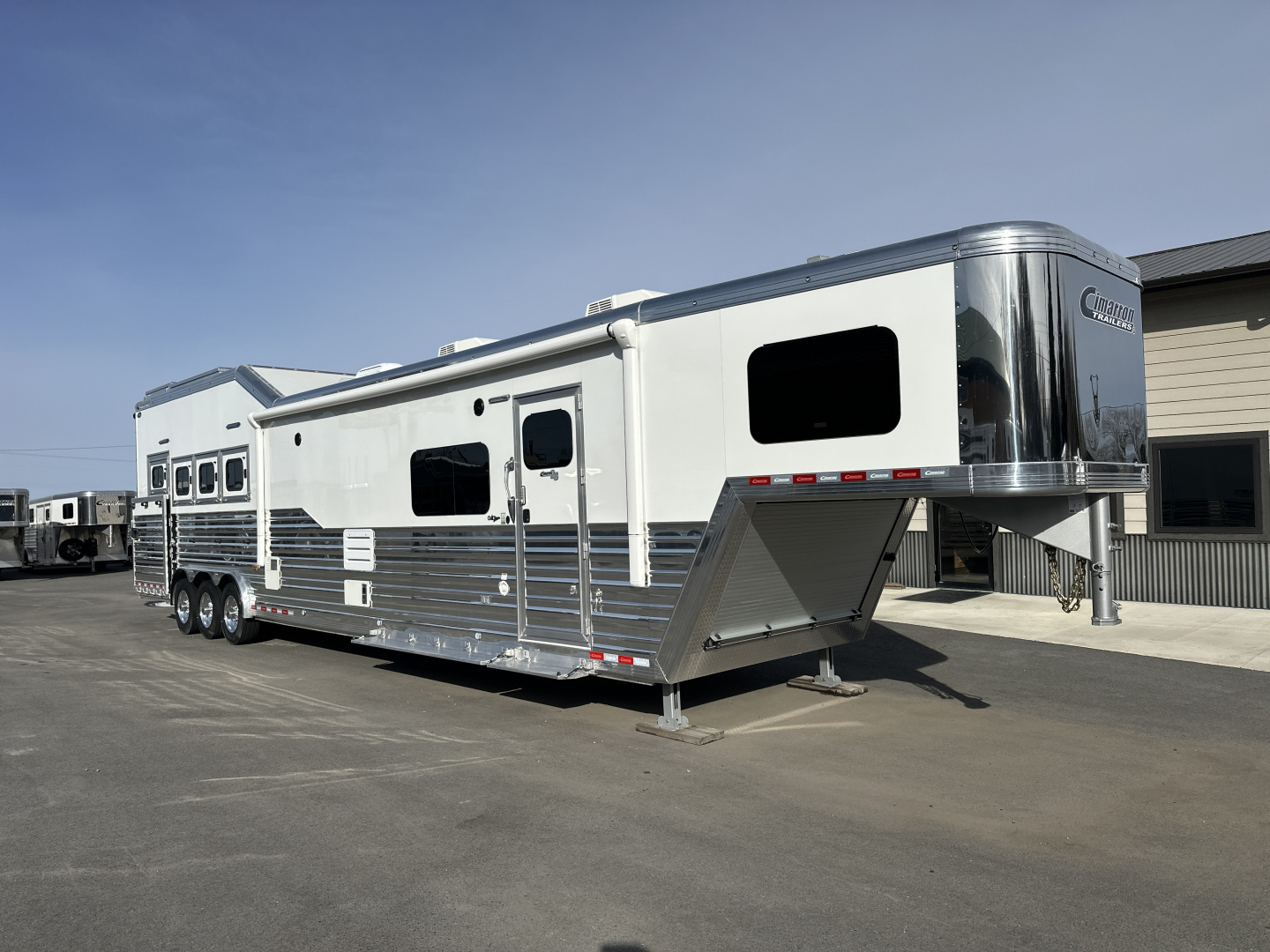 New 2027 Cimarron 4 Horse Side Load with 18'3" Outlaw Conversions Living Quarter