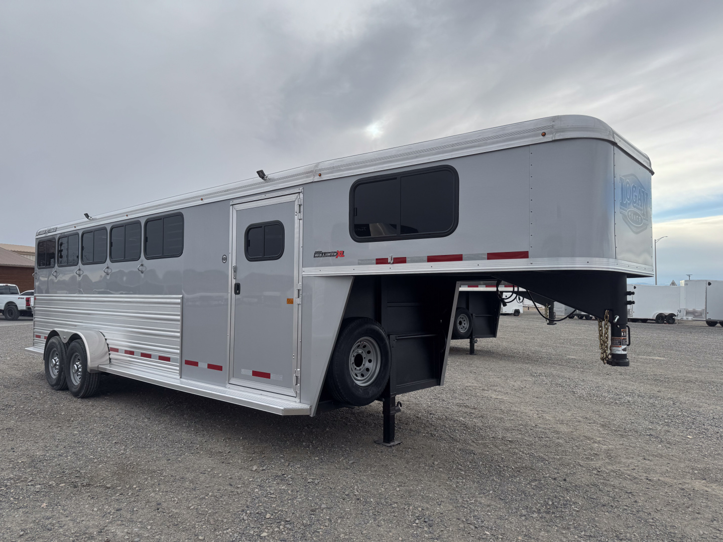 New 2026 Logan Coach Bullseye 5H GN Horse Trailer