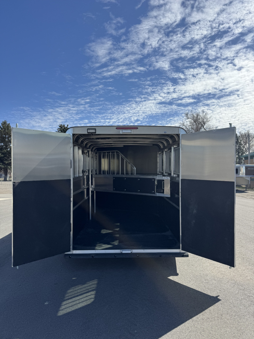 New 2026 Maverick Lite Deluxe 3 Horse Bumper Pull