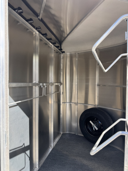 New 2026 Maverick Lite Deluxe 3 Horse Bumper Pull
