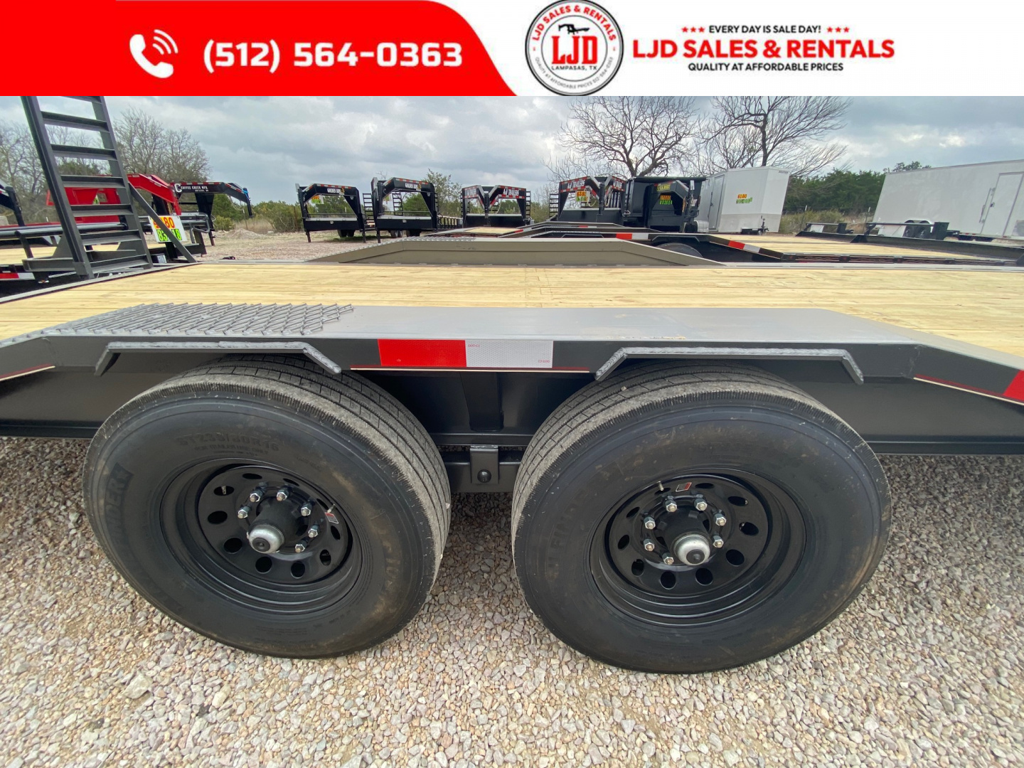 New 2026 Triple R - Drive Over Fender 26' Gooseneck Trailer - 14 Ply Tires