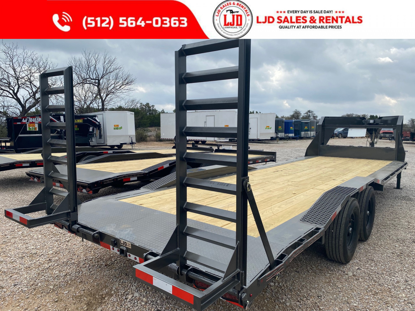 New 2026 Triple R - Drive Over Fender 26' Gooseneck Trailer - 14 Ply Tires