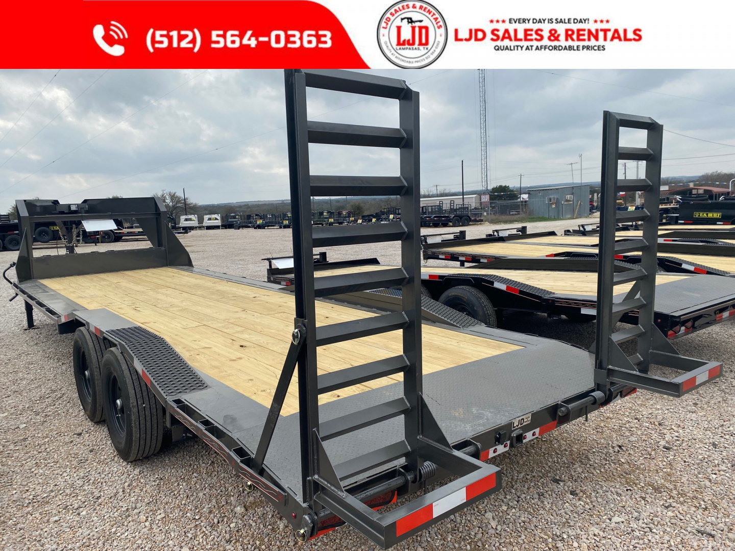 New 2026 Triple R - Drive Over Fender 26' Gooseneck Trailer - 14 Ply Tires