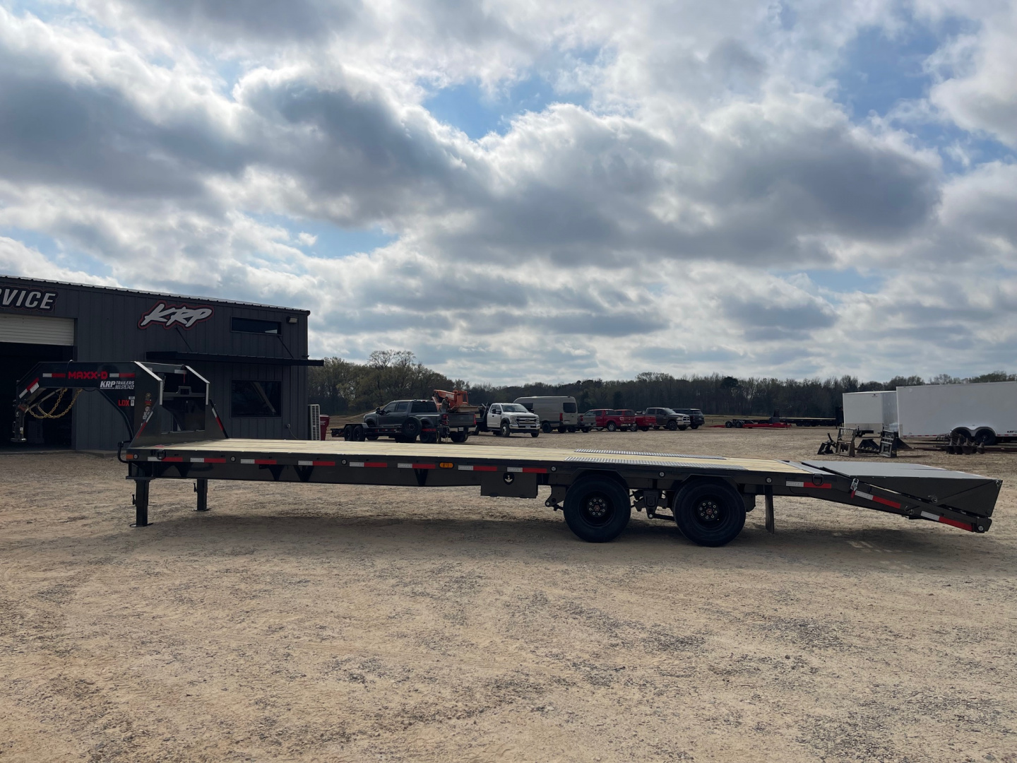 New 2026 MAXX-D LDB DEMO Flatbed Trailer