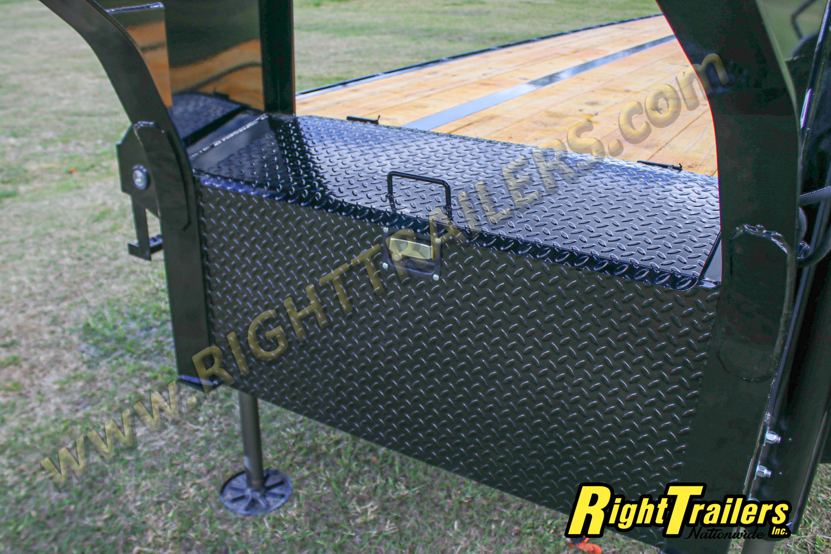 New 2026 8.5X40 MAXX-D GOOSENECK EQUIPMENT TRAILER