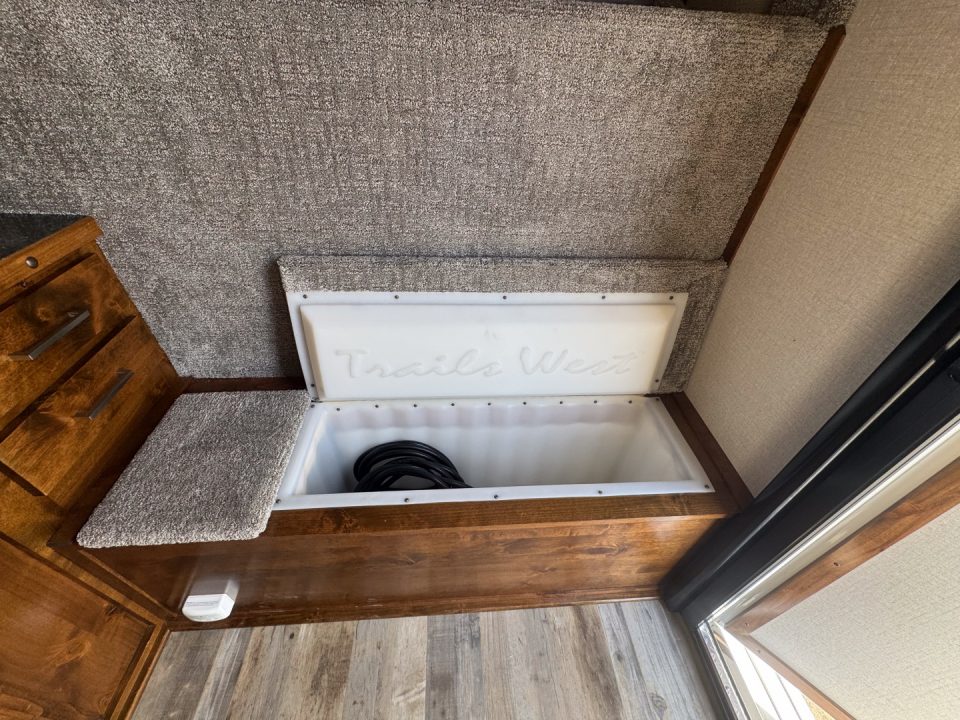 Used 2024 Trails West 3H GN CLASSIC WEEKENDER Horse Trailer