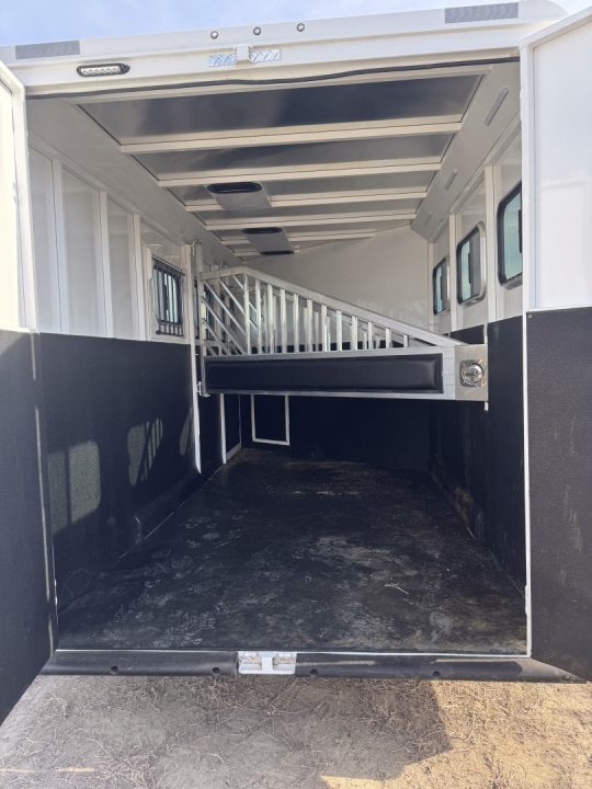 Used 2024 Trails West 3H GN CLASSIC WEEKENDER Horse Trailer