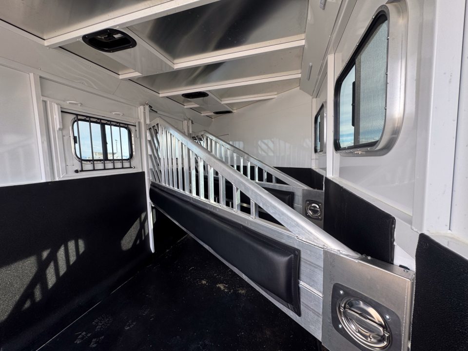 Used 2024 Trails West 3H GN CLASSIC WEEKENDER Horse Trailer