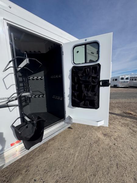 Used 2024 Trails West 3H GN CLASSIC WEEKENDER Horse Trailer