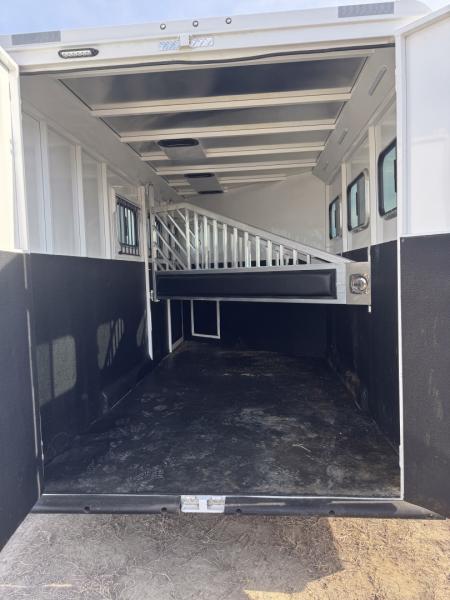 Used 2024 Trails West 3H GN CLASSIC WEEKENDER Horse Trailer