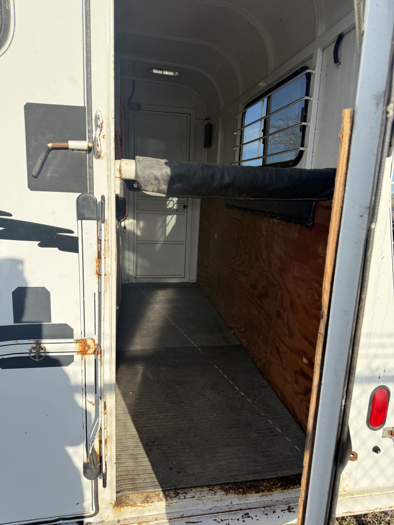 Consignment 2001 Double D 2 HORSE Stock / Stock Combo Trailer