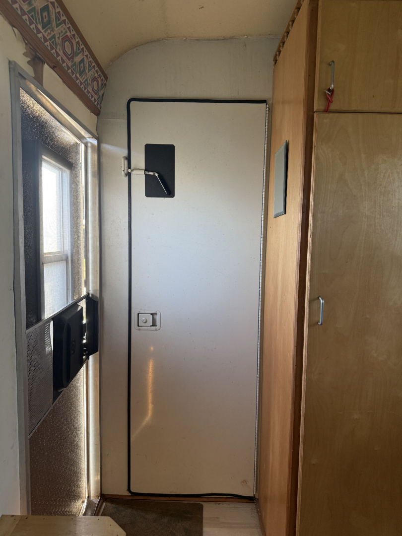 Consignment 2001 Double D 2 HORSE Stock / Stock Combo Trailer