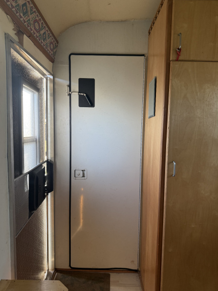 Consignment 2001 Double D 2 HORSE Stock / Stock Combo Trailer