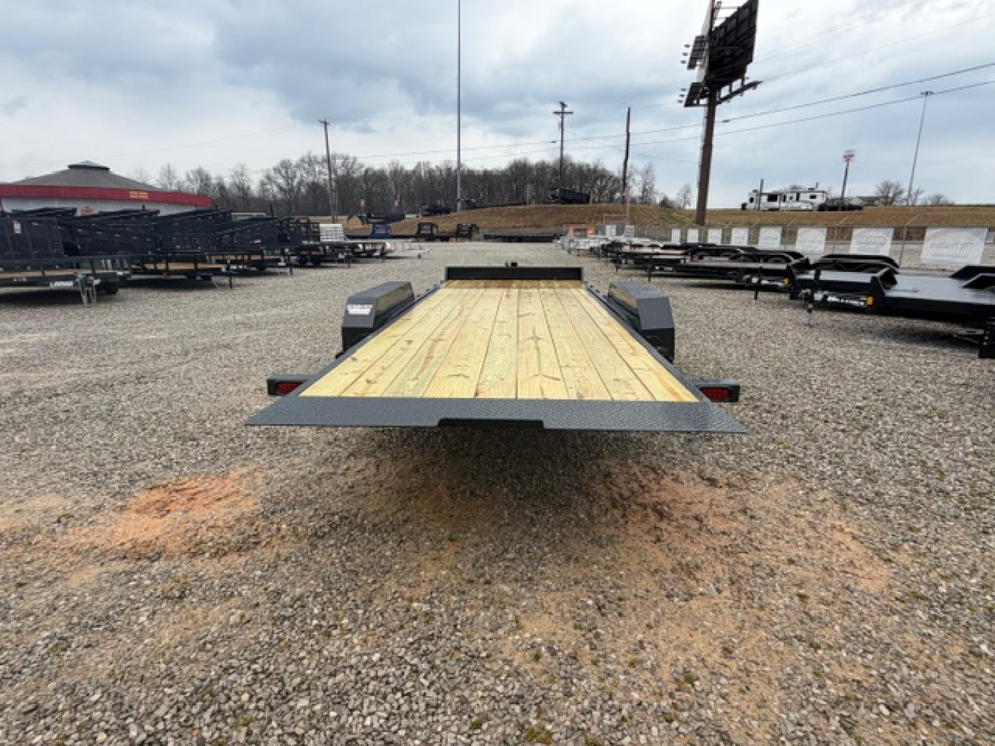 New Hillcrest Equipment 16+4 14k Tilt