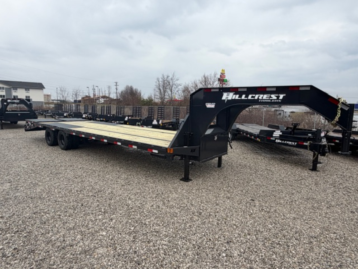 New HillCrest Gooseneck 25+5 25.9 W/ Max Ramps & 14 Ply Dual Wheel and Tire Upgrade