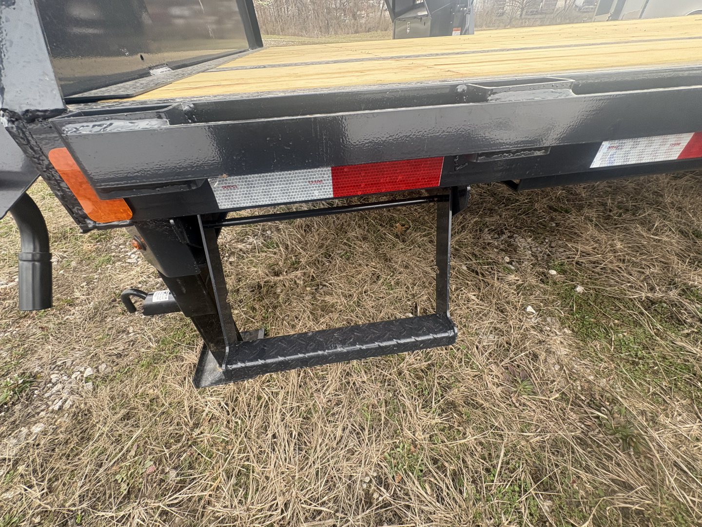 New HillCrest Gooseneck 20+5 15.9 W/ Max Ramps