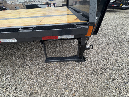 New HillCrest Gooseneck 20+5 15.9 W/ Max Ramps