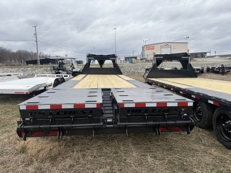 New HillCrest Gooseneck 20+5 15.9 W/ Max Ramps
