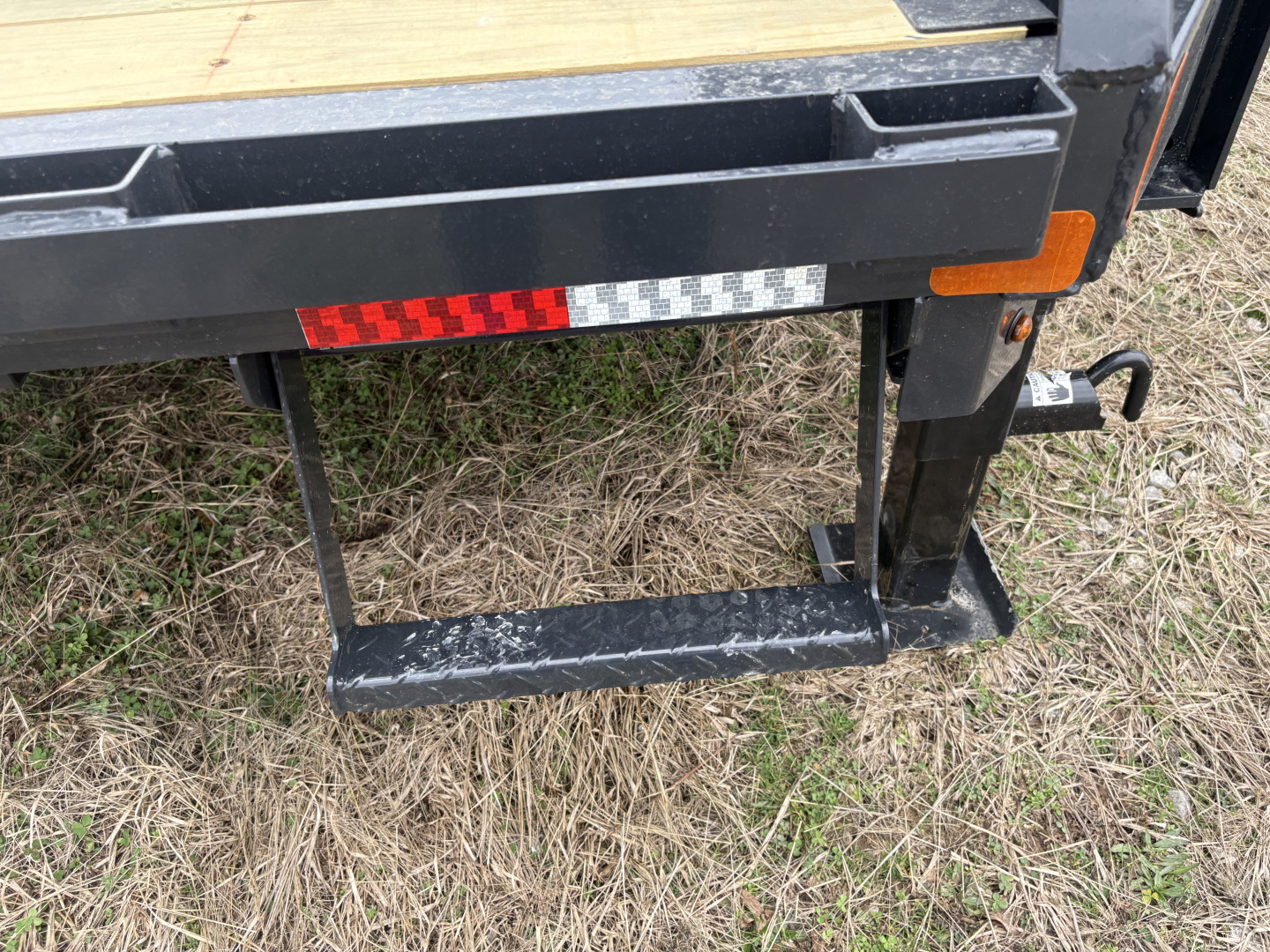 New HillCrest Gooseneck 20+5 17.6 W/ Max Ramps