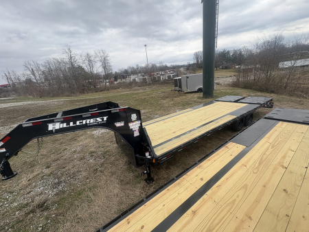 New HillCrest Gooseneck 20+5 17.6 W/ Max Ramps