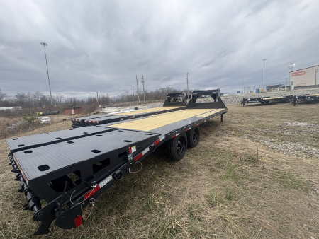 New HillCrest Gooseneck 20+5 17.6 W/ Max Ramps