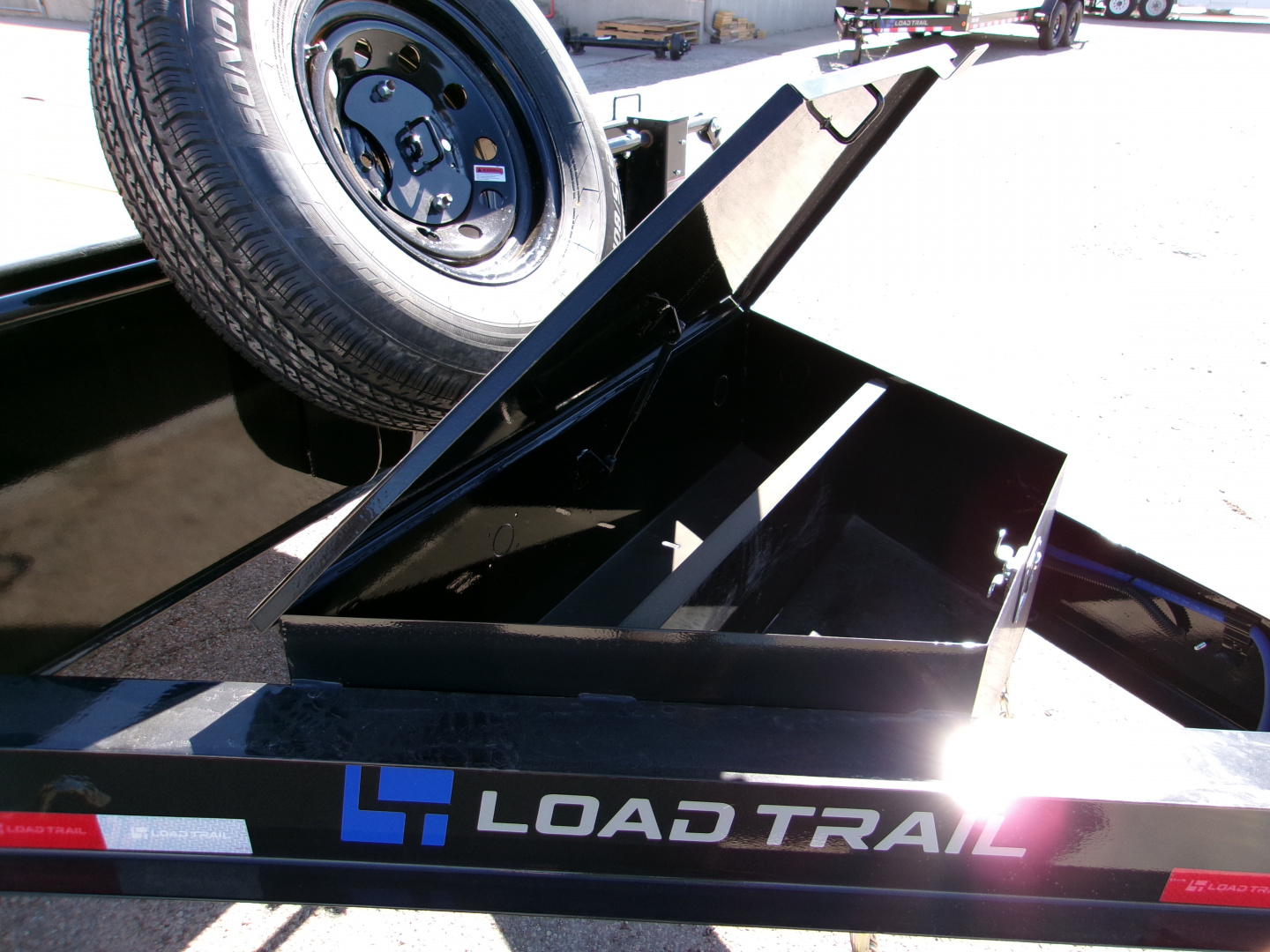 New 2026 Load Trail 102x24 Flatbed w/ Max Ramps 14k