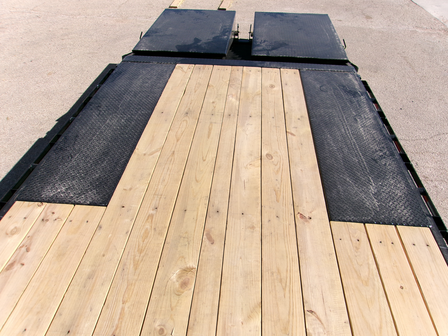 New 2026 Load Trail 102x24 Flatbed w/ Max Ramps 14k